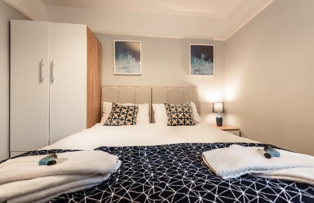Best Price! Perfect Gunwharf Accommodation - 5 Single Beds Or Kingsize Free Parking Portsmouth Extérieur photo