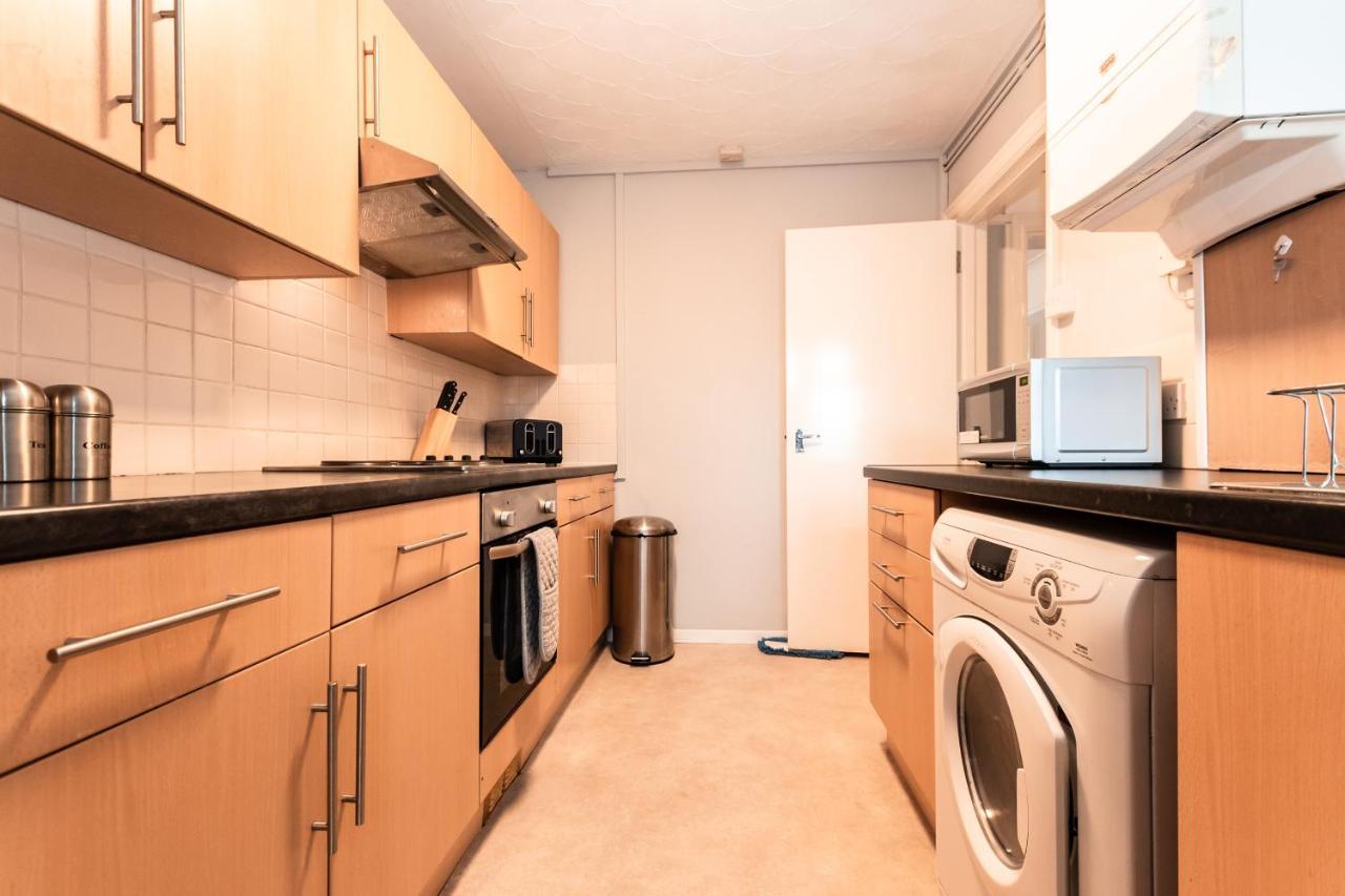 Best Price! Perfect Gunwharf Accommodation - 5 Single Beds Or Kingsize Free Parking Portsmouth Extérieur photo