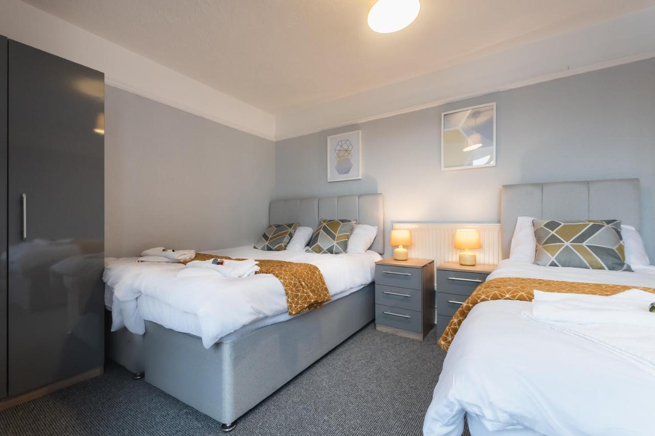 Best Price! Perfect Gunwharf Accommodation - 5 Single Beds Or Kingsize Free Parking Portsmouth Extérieur photo