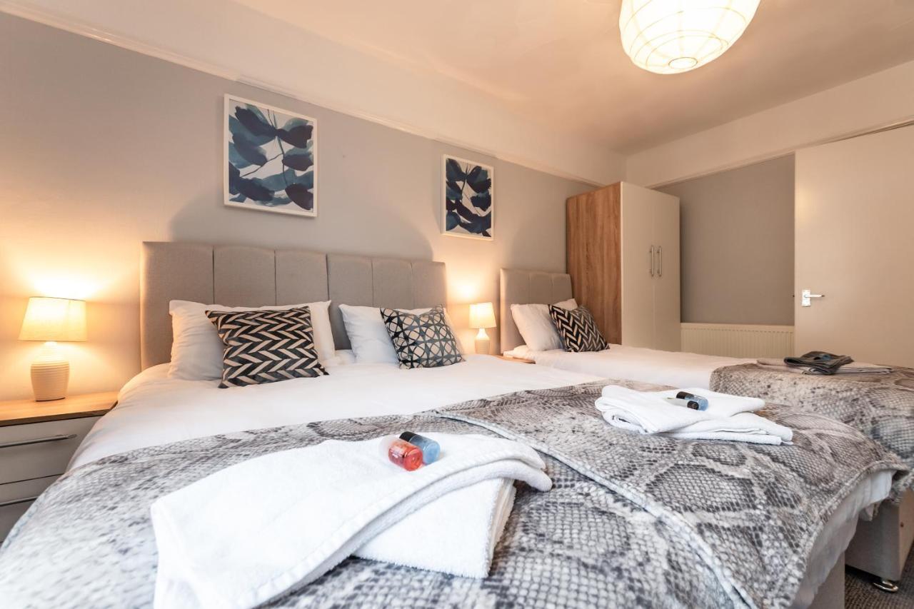 Best Price! Perfect Gunwharf Accommodation - 5 Single Beds Or Kingsize Free Parking Portsmouth Extérieur photo