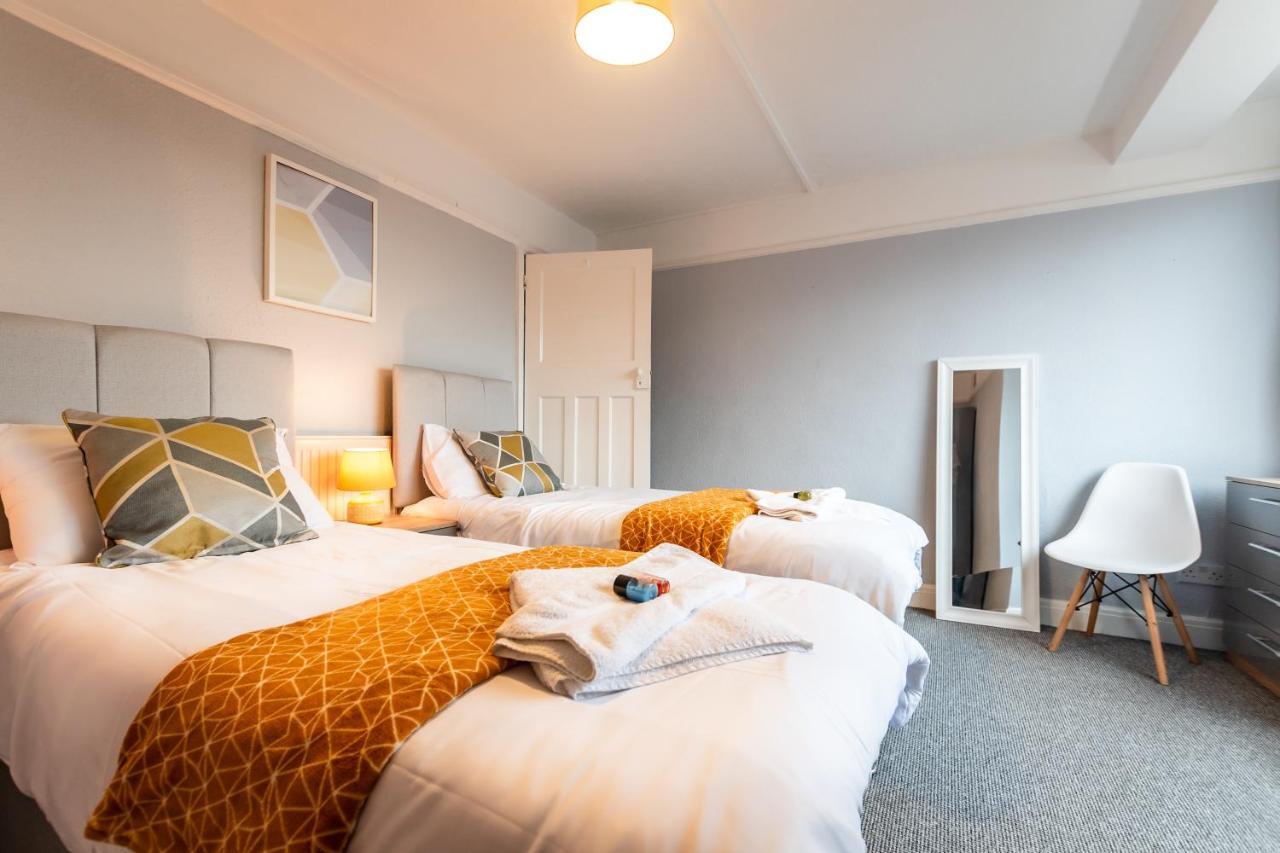 Best Price! Perfect Gunwharf Accommodation - 5 Single Beds Or Kingsize Free Parking Portsmouth Extérieur photo