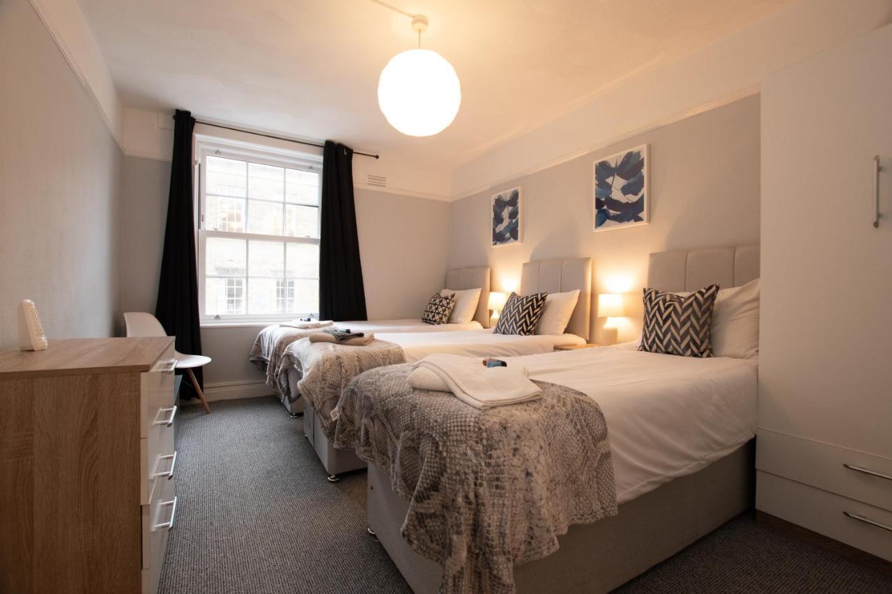 Best Price! Perfect Gunwharf Accommodation - 5 Single Beds Or Kingsize Free Parking Portsmouth Extérieur photo