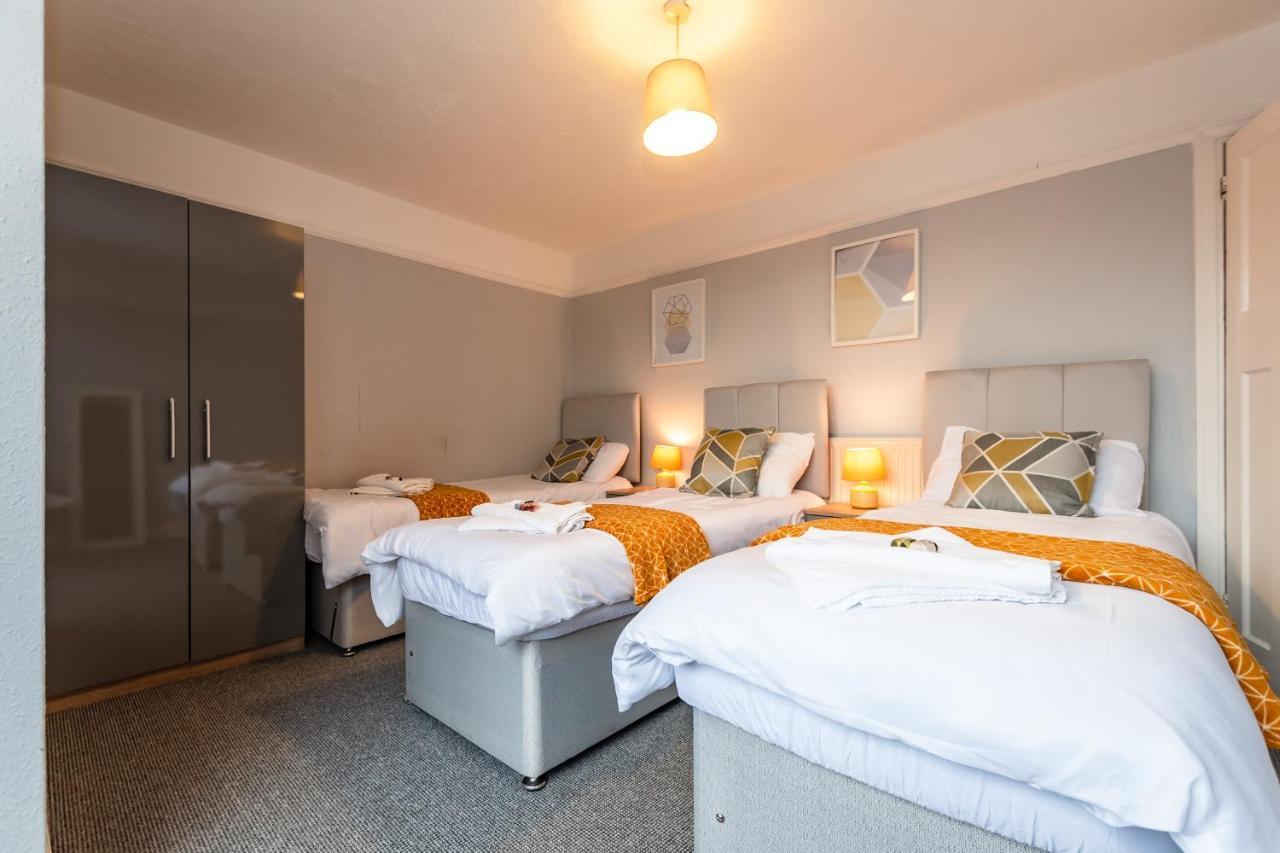 Best Price! Perfect Gunwharf Accommodation - 5 Single Beds Or Kingsize Free Parking Portsmouth Extérieur photo