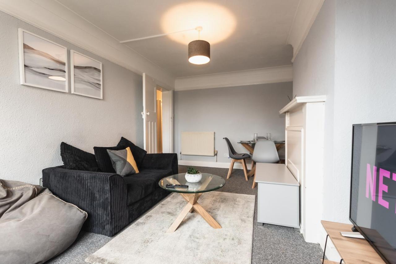 Best Price! Perfect Gunwharf Accommodation - 5 Single Beds Or Kingsize Free Parking Portsmouth Extérieur photo