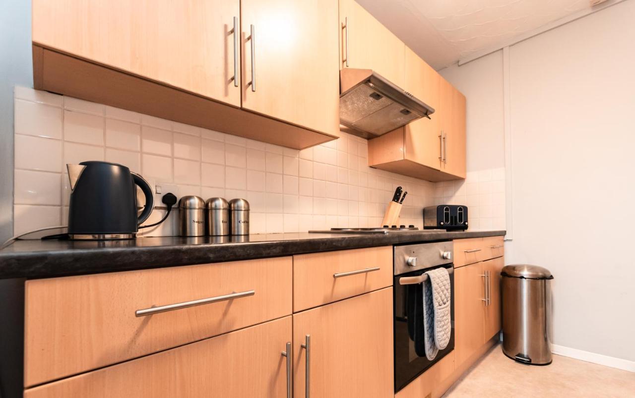 Best Price! Perfect Gunwharf Accommodation - 5 Single Beds Or Kingsize Free Parking Portsmouth Extérieur photo