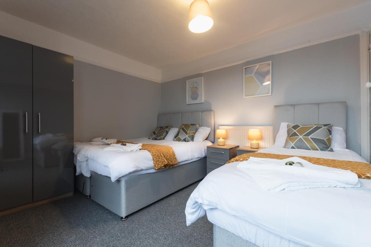Best Price! Perfect Gunwharf Accommodation - 5 Single Beds Or Kingsize Free Parking Portsmouth Extérieur photo