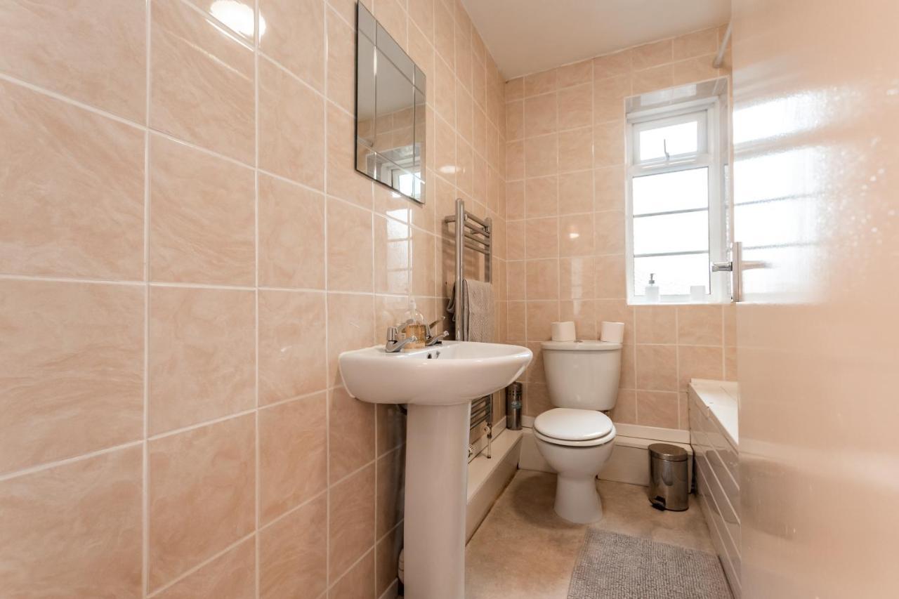 Best Price! Perfect Gunwharf Accommodation - 5 Single Beds Or Kingsize Free Parking Portsmouth Extérieur photo