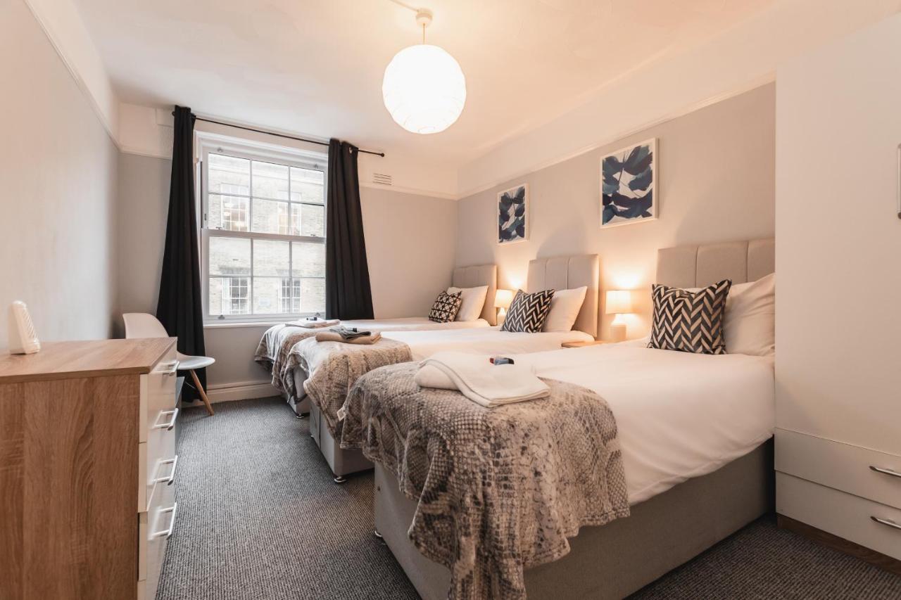 Best Price! Perfect Gunwharf Accommodation - 5 Single Beds Or Kingsize Free Parking Portsmouth Extérieur photo