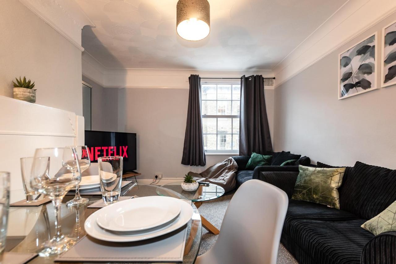 Best Price! Perfect Gunwharf Accommodation - 5 Single Beds Or Kingsize Free Parking Portsmouth Extérieur photo
