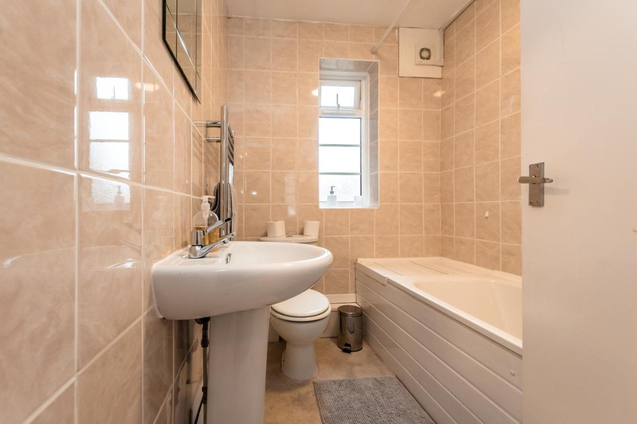 Best Price! Perfect Gunwharf Accommodation - 5 Single Beds Or Kingsize Free Parking Portsmouth Extérieur photo