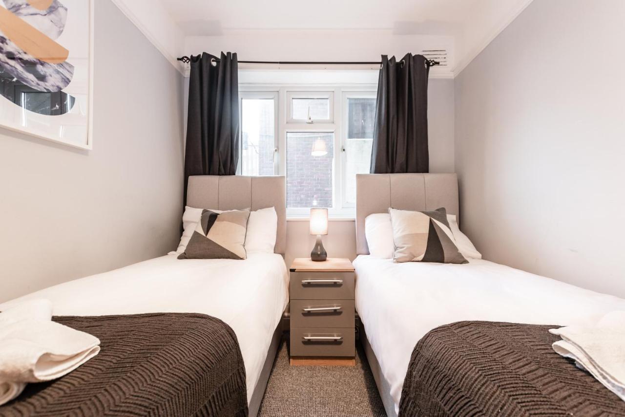 Best Price! Perfect Gunwharf Accommodation - 5 Single Beds Or Kingsize Free Parking Portsmouth Extérieur photo