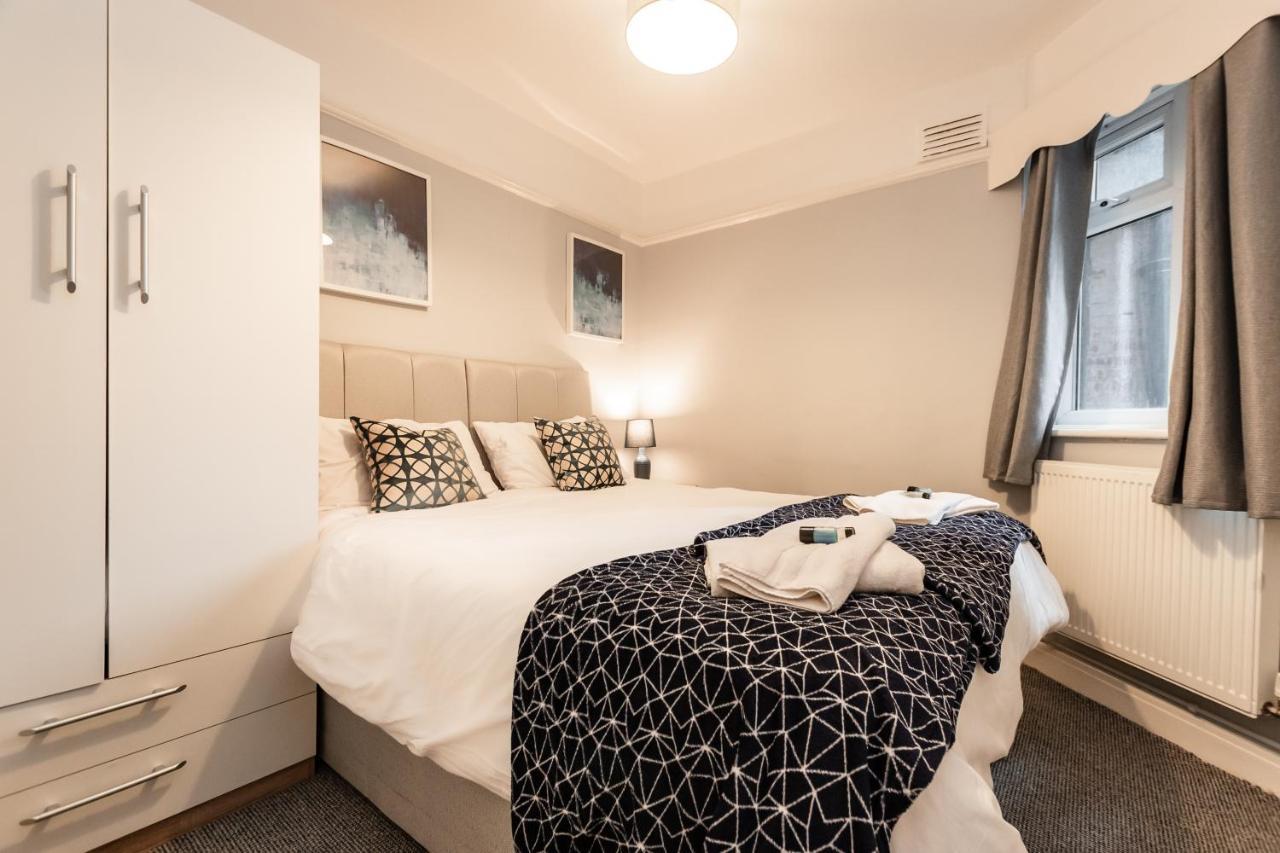Best Price! Perfect Gunwharf Accommodation - 5 Single Beds Or Kingsize Free Parking Portsmouth Extérieur photo